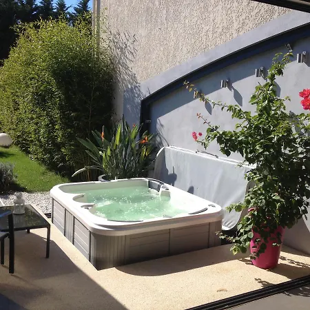 D'hotes Deluxe Jacuzzi Mas De L'etoile Nocleg ze śniadaniem 3*
