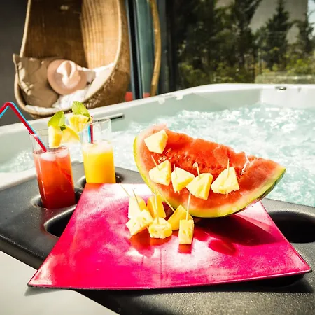 D'hotes Deluxe Jacuzzi Mas De L'etoile Bed & Breakfast