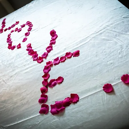 D'hotes Deluxe Jacuzzi Mas De L'etoile Bed & Breakfast 4*