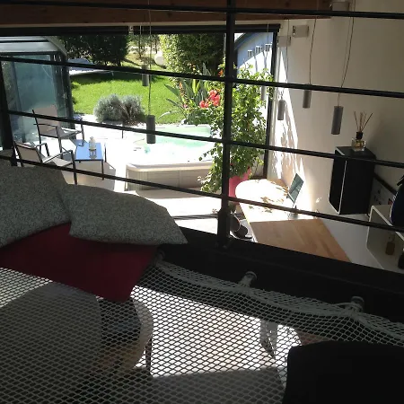 D'hotes Deluxe Jacuzzi Mas De L'etoile Bed & Breakfast 4*