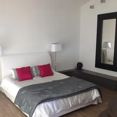 D'hotes Deluxe Jacuzzi Mas De L'etoile Bed & Breakfast 4*